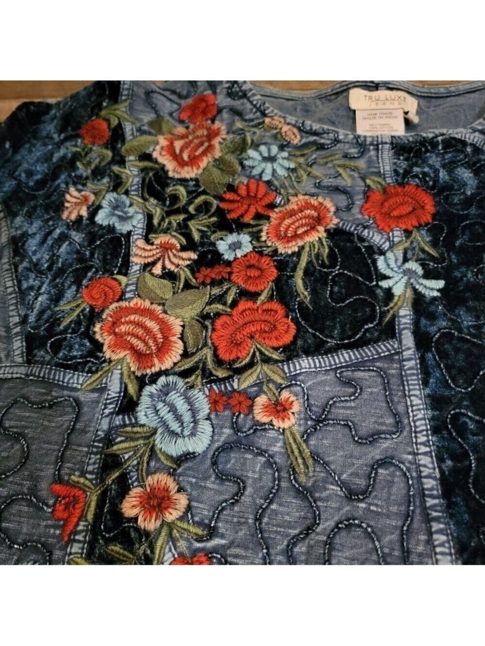 Tru Luxe Jeans Patchwork 3/4 Sleeve Boat Neck Embroidered Mixed Media Top Size M - Picture 3 of 5